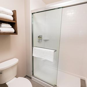 One-Bedroom King Suite
